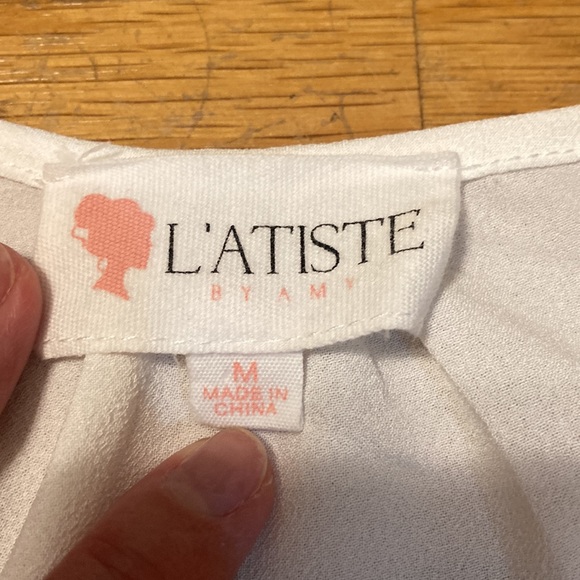 *last chance!!* L’atiste | Women’s white tank with open/floral print mid front - Picture 5 of 16